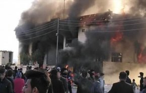 تصاویری از اعتراضات امروز و آتش زدن مراکز دولتی در سلیمانیه+ فیلم