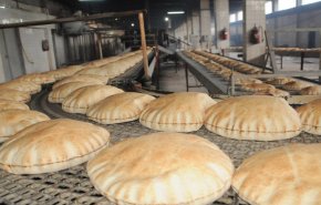 نقيب الافران والمخابز في لبنان: لن يتم المس بربطة الخبز
