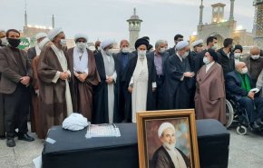 تصاویری از تشییع پیکر آیت الله یزدی در قم