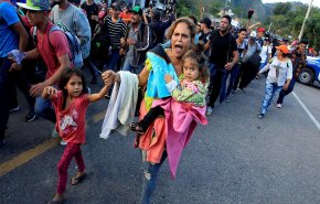 قافلة مهاجرين تنطلق من هندوراس إلى أمريكا