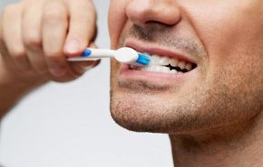 خبراء يحددون 'الوقت الأنسب' لتنظيف الأسنان
