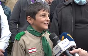 مزيدٌ من الهدايا إلى الفتى اللبناني المقاوم الذي اربك جنود الاحتلال + فيديو