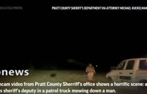 فيديو يوثق دهس سيارة شرطة لرجل أسود في ولاية كانساس