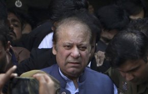 باكستان تشرع في خطوات لاستعادة نواز شريف من بريطانيا