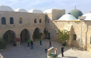 غضب واسع من تدنيس مقام النبي موسى (ع) في أريحا بالضفة الغربية
