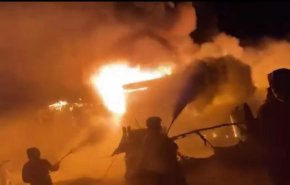 بالفيديو..حريق في مخيم للنازحين قرب مدينة أربيل