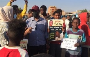 تظاهرات شعبية احتجاجا على مقتل ناشط سوداني نتيجة التعذيب
