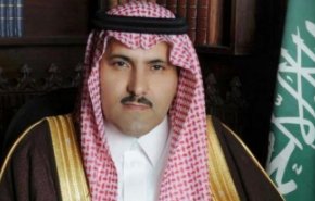 خارج شدن سفیر سعودی از هواپیما حامل دولت هادی، لحظاتی قبل از پرواز به عدن