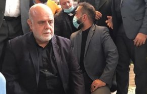 حضور سفیر ایران در عراق بر مزار شهید "ابومهدی المهندس"
