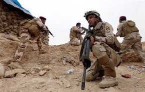 شاهد.. القوات العراقية تداهم وكرا لفلول ’داعش’ عقب قصفه

