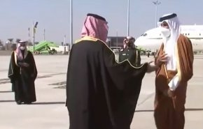 شاهد.. ولي عهد السعودية يستقبل أمير قطر في مطار العلا