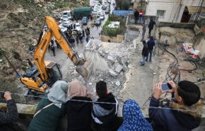 الاحتلال الاسرائيلي يهدم منزلًا مأهولًا في اللد