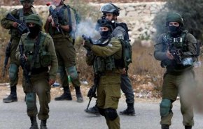اعتقالات واصابة عدد من الفلسطينيين برصاص الاحتلال
