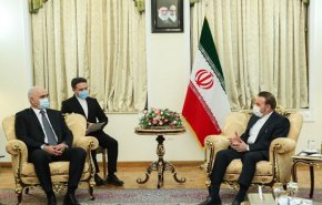 ايران وجمهورية آذربيجان تؤكدان على تطوير العلاقات الثنائية