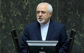 ظريف: سياستنا في الاتفاق النووي مبنية على توجيهات قائد الثورة