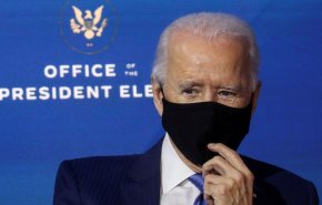 بايدن يقر قانونا لتعويض عجز البضائع بسبب كورونا ويحذّر من تدهور 
