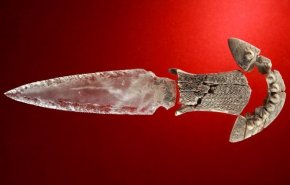 اكتشاف 'خنجر كريستالي' مصقول بدقة عمره أكثر من 5 آلاف عام