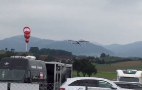 شاهد لحظة ارتطام طائرة بالأرض في النمسا