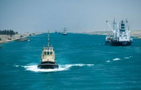 اغلاق  قناة السويس بسبب اصطدام سفينتين والحكومة تنفي