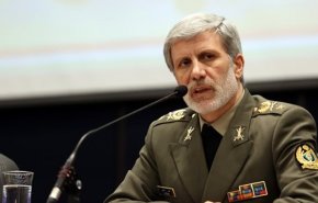 وزير الدفاع الايراني: نسعى للارتقاء بتكنولوجيا طائراتنا الحربية