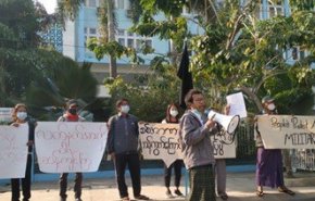 احتجاجات مناهضة للانقلاب العسكري في شوارع ميانمار 