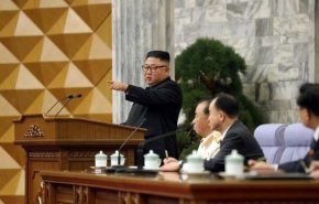زعيم كوريا الشمالية يقيل وزير الاقتصاد ويوبخ الحكومة