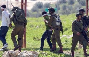 قوات الاحتلال تعتقل شابين فلسطينيين في القدس المحتلة