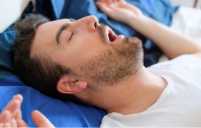 لماذا نتنفس بصوت عال عندما ننام؟