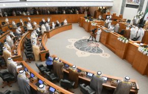 لجنة برلمانية كويتية تطالب بفرض الضرائب على تحويلات الوافدين فقط
