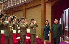 أول ظهور علني لزوجة الزعيم الكوري الشمالي