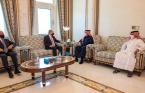 وزير الخارجية القطري يلتقي نظيره الأردني