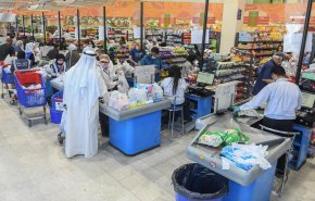 الأسواق الكويتية تشهد إزدحاما إثر اعلان حظر التجول