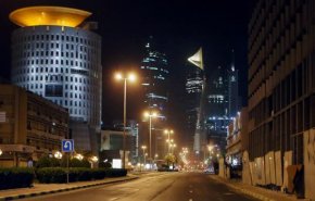 الكويت تهدد بترحيل الوافدين غير الملتزمين بحظر التجول