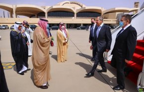 وزير الخارجية الروسي يصل الى السعودية