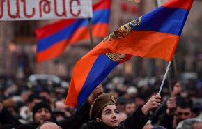 باشينيان يعمّق الأزمة: جيش أرمينيا برأسَين