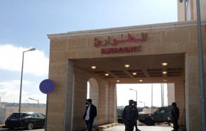 بعد وفاة عدد من مرضى كورونا.. الملك  الأردني يتفقد مستشفى السلط

