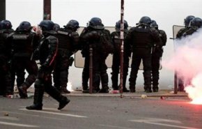 بلجيكا..الشرطة تستخدم الغاز المسيل للدموع لتفريق مظاهرات مناهضة للعنصرية+ فيديو