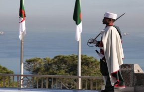 ترحيب جزائري مشروط وتوجس من فتح ذاكرة الاستعمار الفرنسي