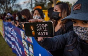 بالفيديو.. وباء العنصرية يضرب الآسيويين في امريكا