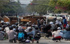 قادة جيوش أكثر من 10 بلدان يدينون استخدام القوة القاتلة ضد متظاهري ميانمار
