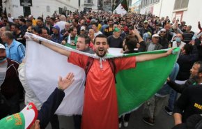 متظاهرو الحراك الجزائري يطالبون باستقلالية القضاء