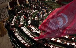 تعديلات برلمانية بتونس تؤجج الصراع مع رئيس الجمهورية

