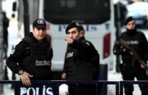 تركيا تعتقل 8 أشخاص بشبهة الانتماء لـ