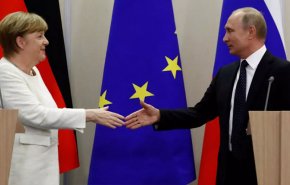 بوتين يبحث مع ميركل التطورات في دونباس الاوكرانية