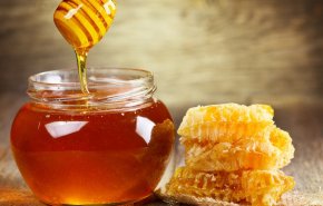 لماذا يقاوم العسل الالتهابات إذا استخدم كمرهم؟