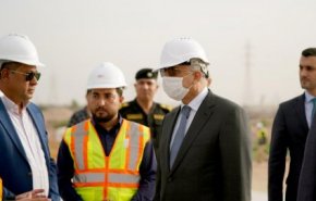 الكاظمي يضع حجر الأساس لمشروع ماء البصرة الأنبوبي