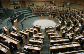 مجلس النواب الأردني يعلق على خبر مشادات بين النواب والخصاونة