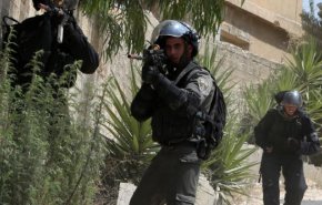 جيش الاحتلال يقمع مسيرة كفر قدوم ويصيب شابًا بعيار 