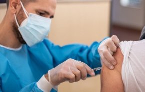 بالفيديو.. استمرار اجتياح فيروس كورونا رغم حملات التطعيم
