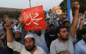 باكستان تدعو الدول الغربية إلى معاقبة المسيئين إلى النبي (ص)
